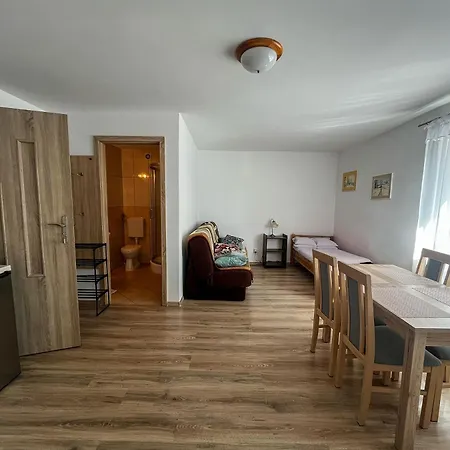 I Pod Dębem Rowy (Pomerania)