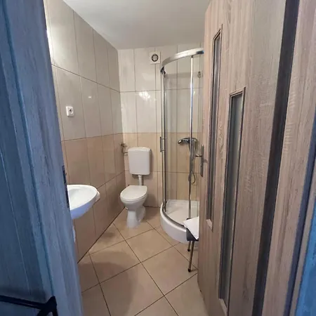 I Pod Dębem 3*